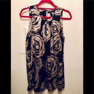 Express, Sleeveless floral top, size large